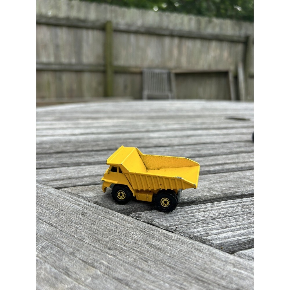 Hot‎ Wheels CAT Dump Truck 1979 Caterpillar